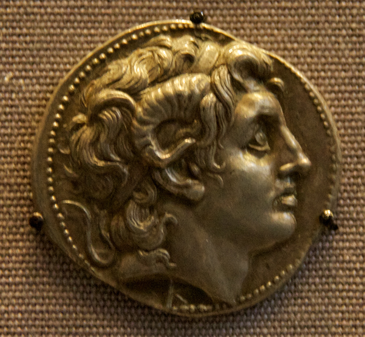 zlatnik s Aleksandrovom glavom